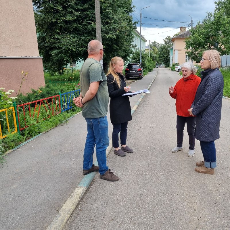 Надежда Козьякова приняла участие в приемке работ, выполненных по проекту «Наш город».