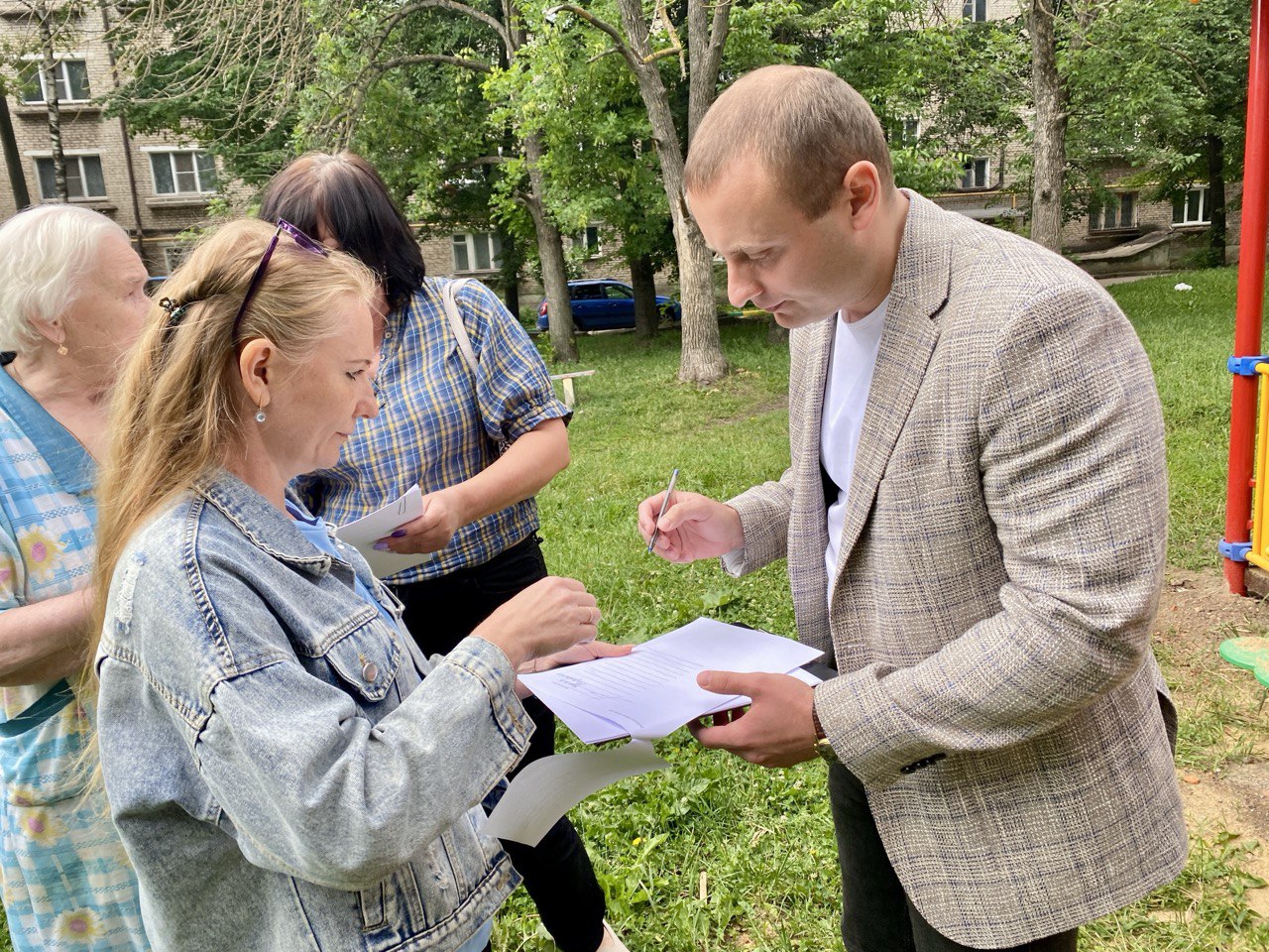 Никита Чусов принял участие в приемке работ по проекту «Наш город».