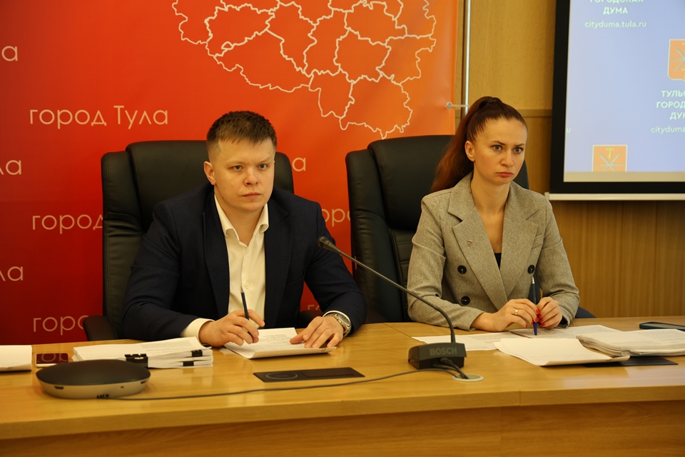 Состоялось заседание комиссии по местному самоуправлению и межпартийному взаимодействию.