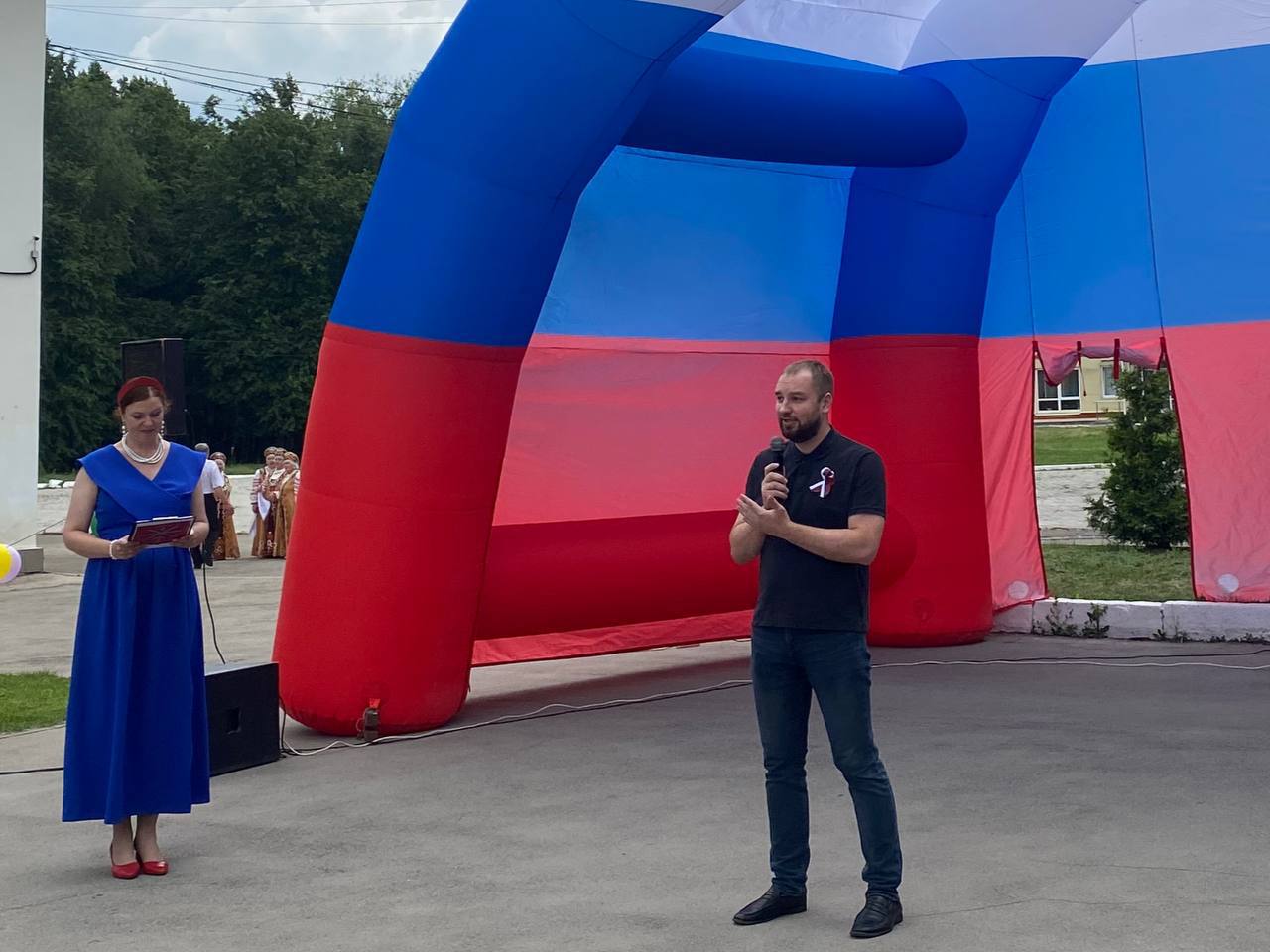 Никита Бурвиков поздравил жителей Пролетарского округа с Днем России.