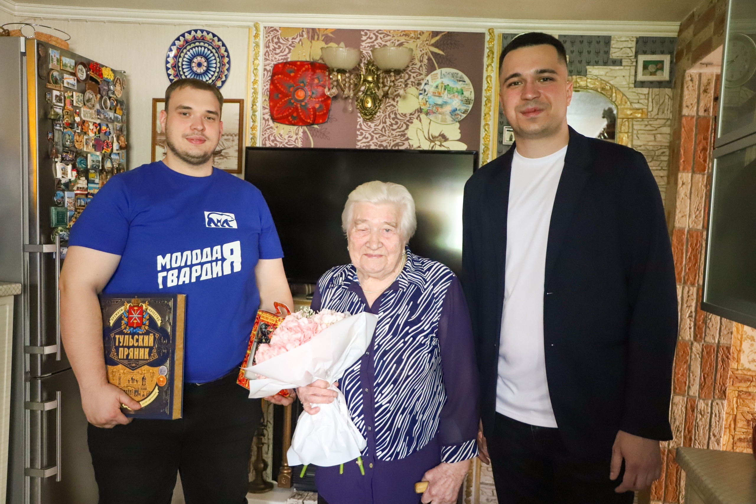 Павел Астафьев навестил труженицу тыла.
