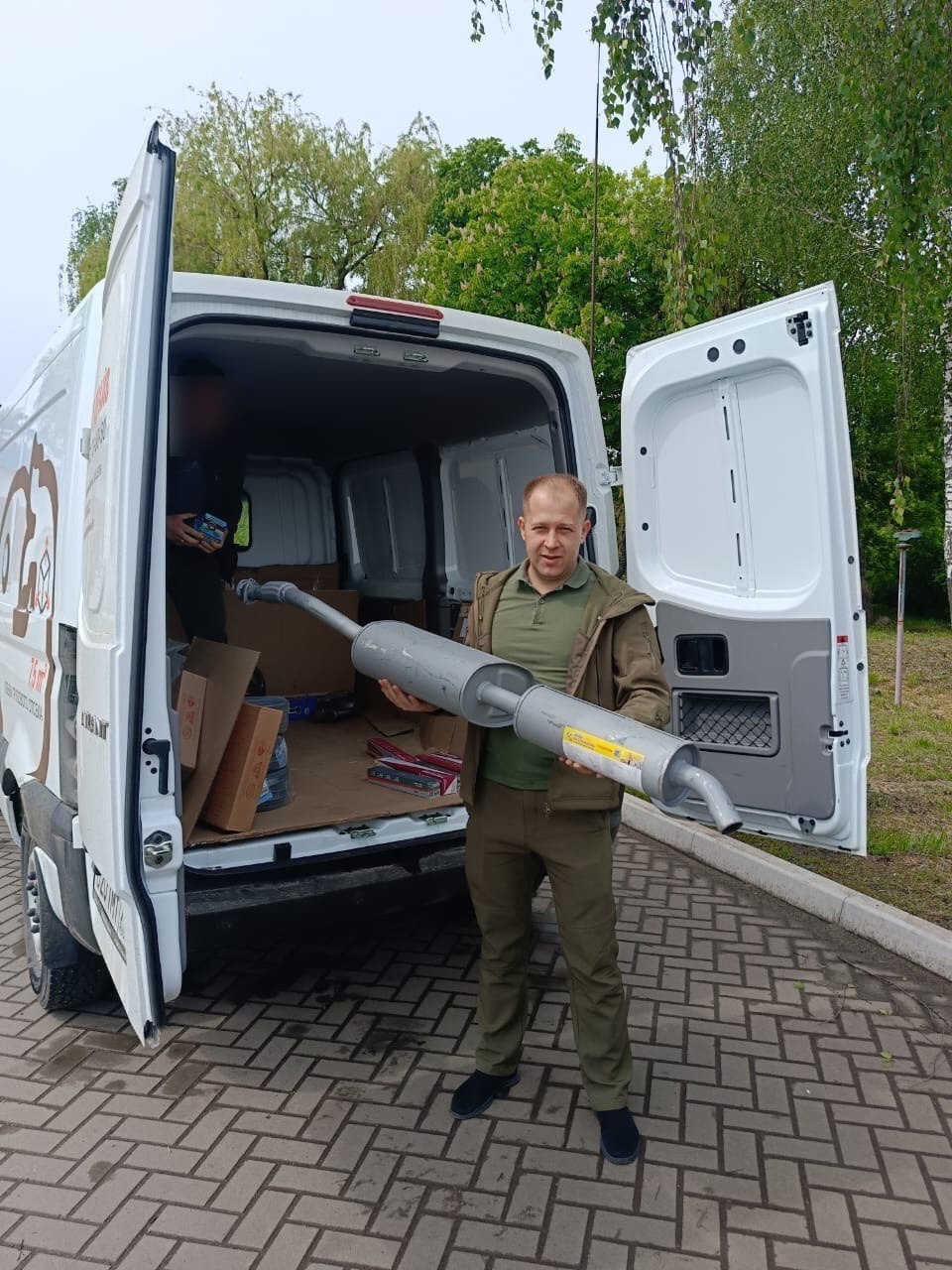 Александр Шахов передал партию дополнительной помощи для тульских десантников.