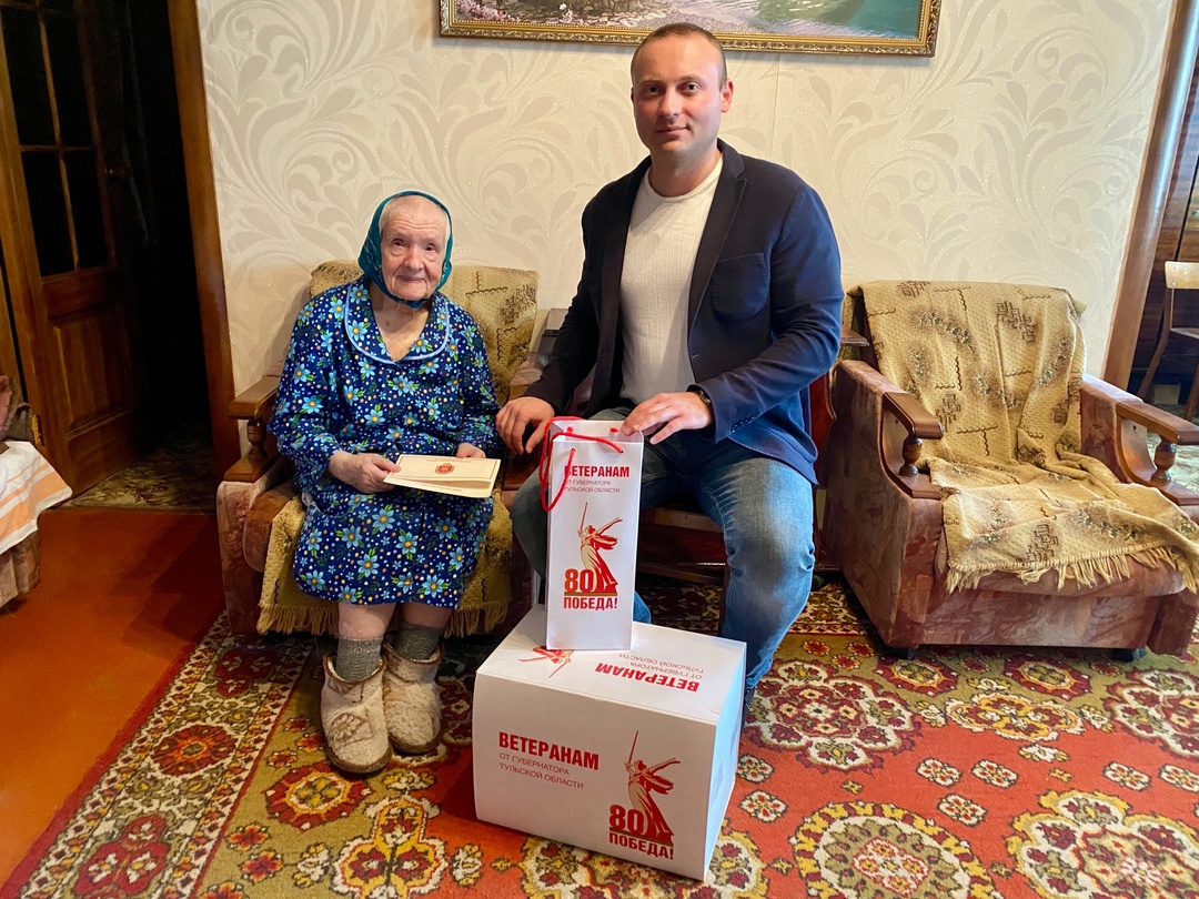 Никита Чусов навестил ветеранов Великой Отечественной войны.