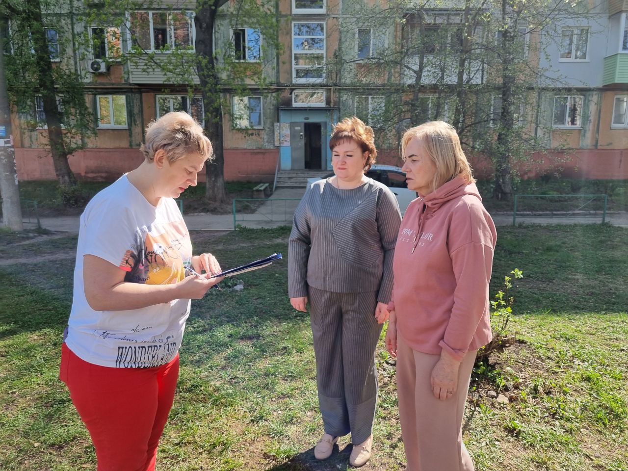 Надежда Козьякова приняла участие в приемке работ по проекту «Наш город».