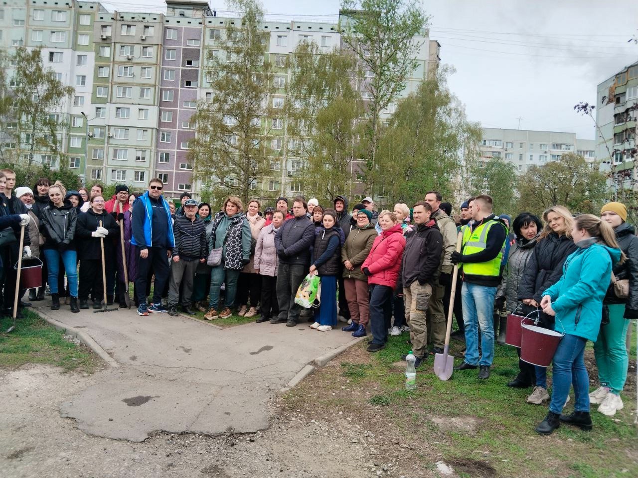 В Зареченском округе при поддержке «Единой России» появилась аллея памяти.