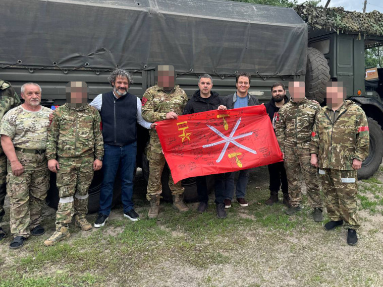 Алексей Эрк доставил очередную партию дополнительной помощи тульским военнослужащим в ЛНР. Алексей Эрк доставил очередную партию дополнительной помощи тульским военнослужащим в ЛНР.
