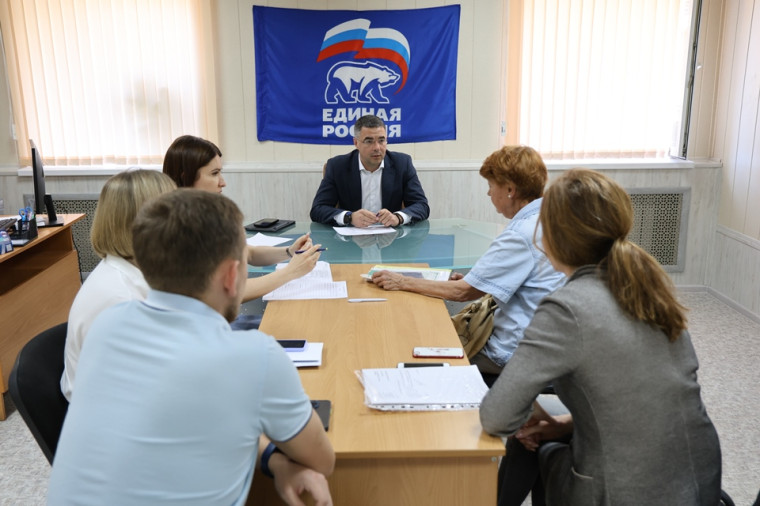 Алексей Эрк провел прием граждан. Алексей Эрк провел прием граждан.