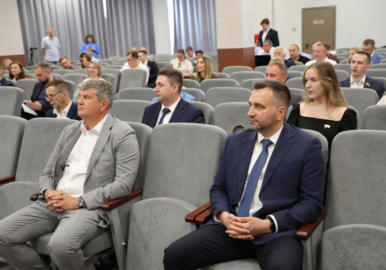 Депутаты поддержали решение о присвоении центру образования № 42 имени В.С. Гризодубовой. Депутаты поддержали решение о присвоении центру образования № 42 имени В.С. Гризодубовой.