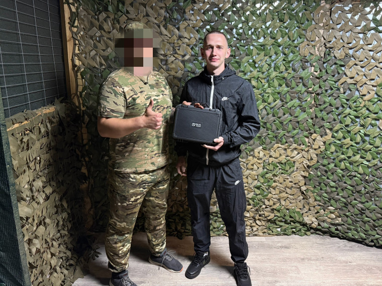Иван Сычев доставил военнослужащим дополнительное оборудование. Иван Сычев доставил военнослужащим дополнительное оборудование.
