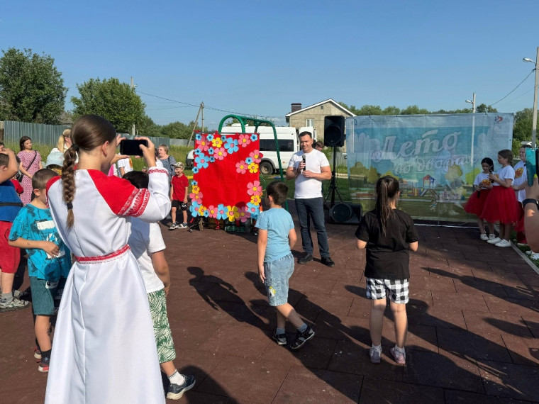 Евгений Смолянинов принял участие в празднике двора. Евгений Смолянинов принял участие в празднике двора.