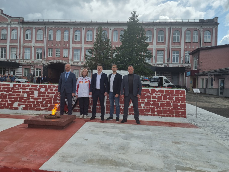 В Пролетарском округе почтили память погибших защитников Родины. В Пролетарском округе почтили память погибших защитников Родины.