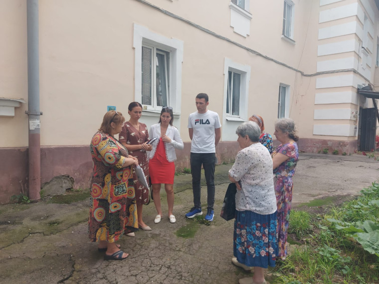 Дарья Герасимов провела встречу с жителями. Дарья Герасимов провела встречу с жителями.